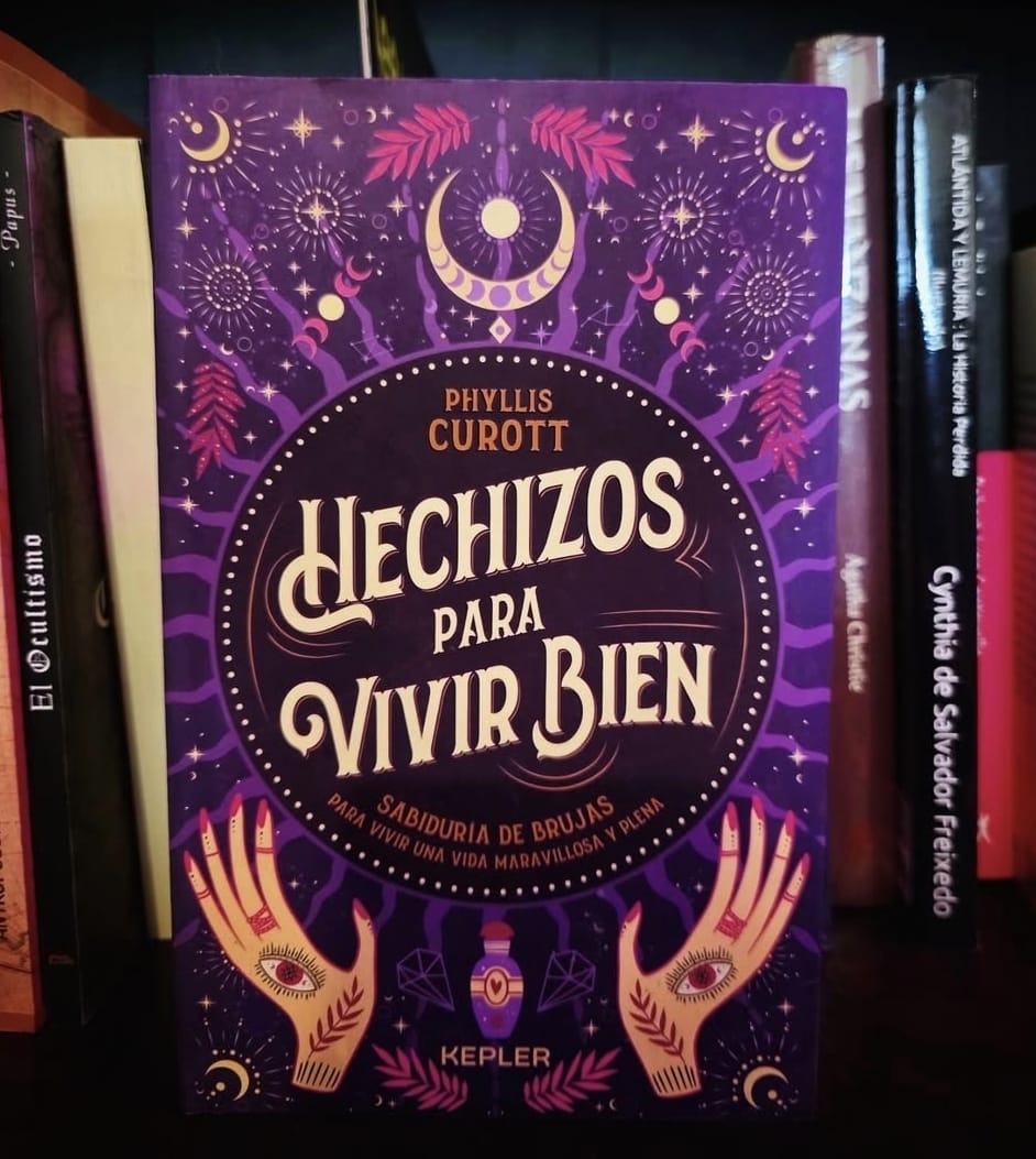 Libro “Hechizos Para Vivir Bien.”
