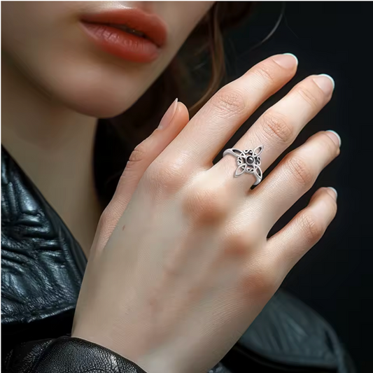 Anillo con Nudo de Bruja y Obsidiana EUDORA