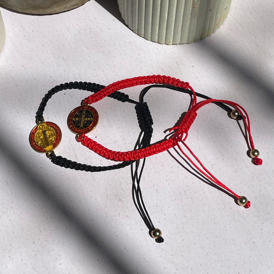 Pulsera Ajustable con Medalla Doble Cara de San Benito