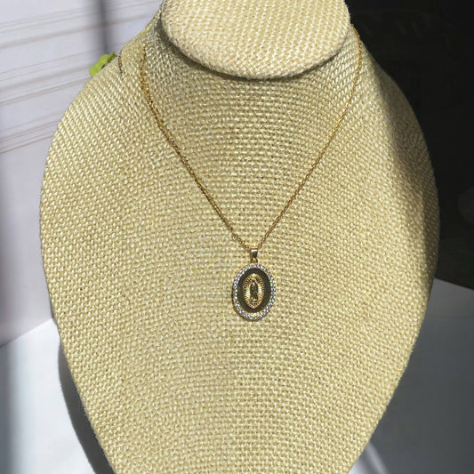 Collar de la Virgen Maria Ovalado con Zirconias