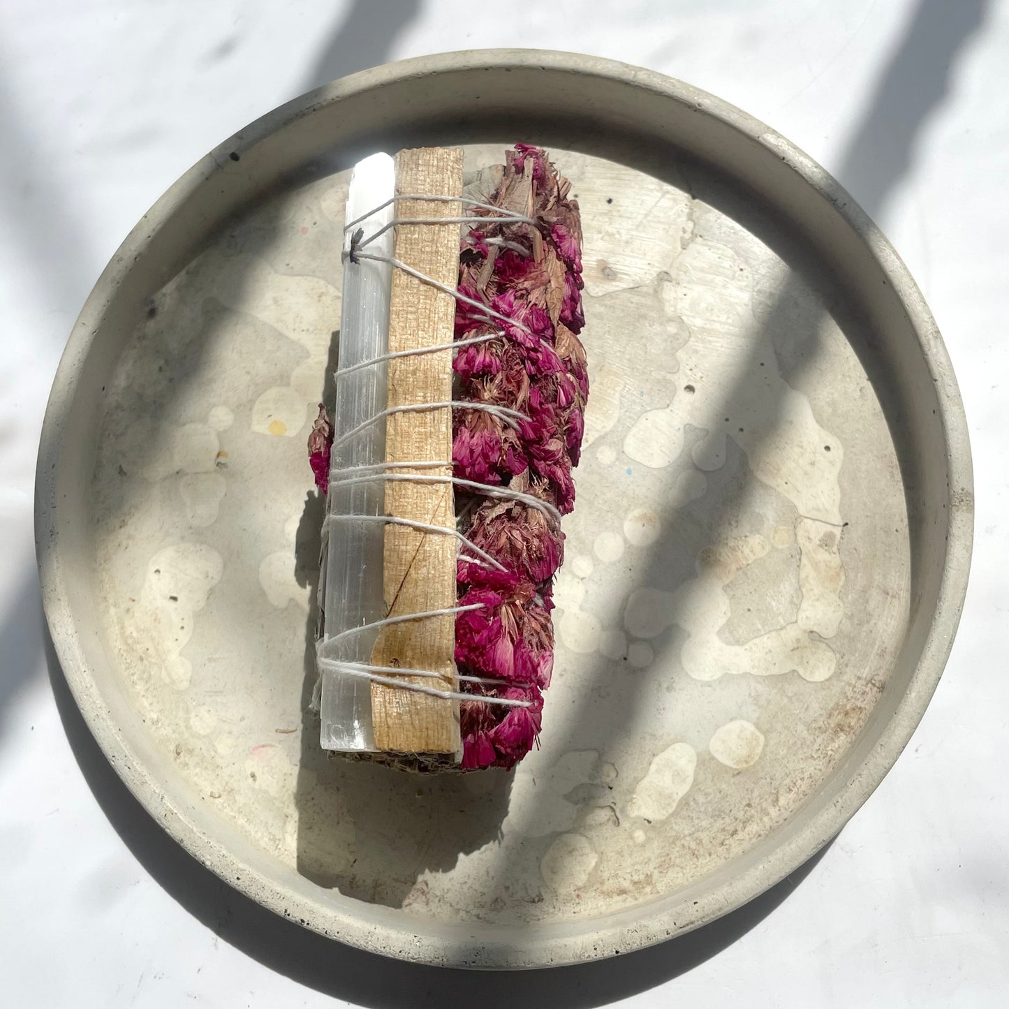 Sahumerio de Salvia, Selenita, Palo Santo y Sinuata Rosa