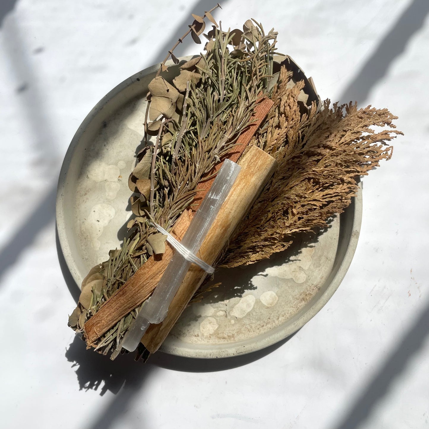 Sahumerio de la Abundancia con Selenita y Palo Santo