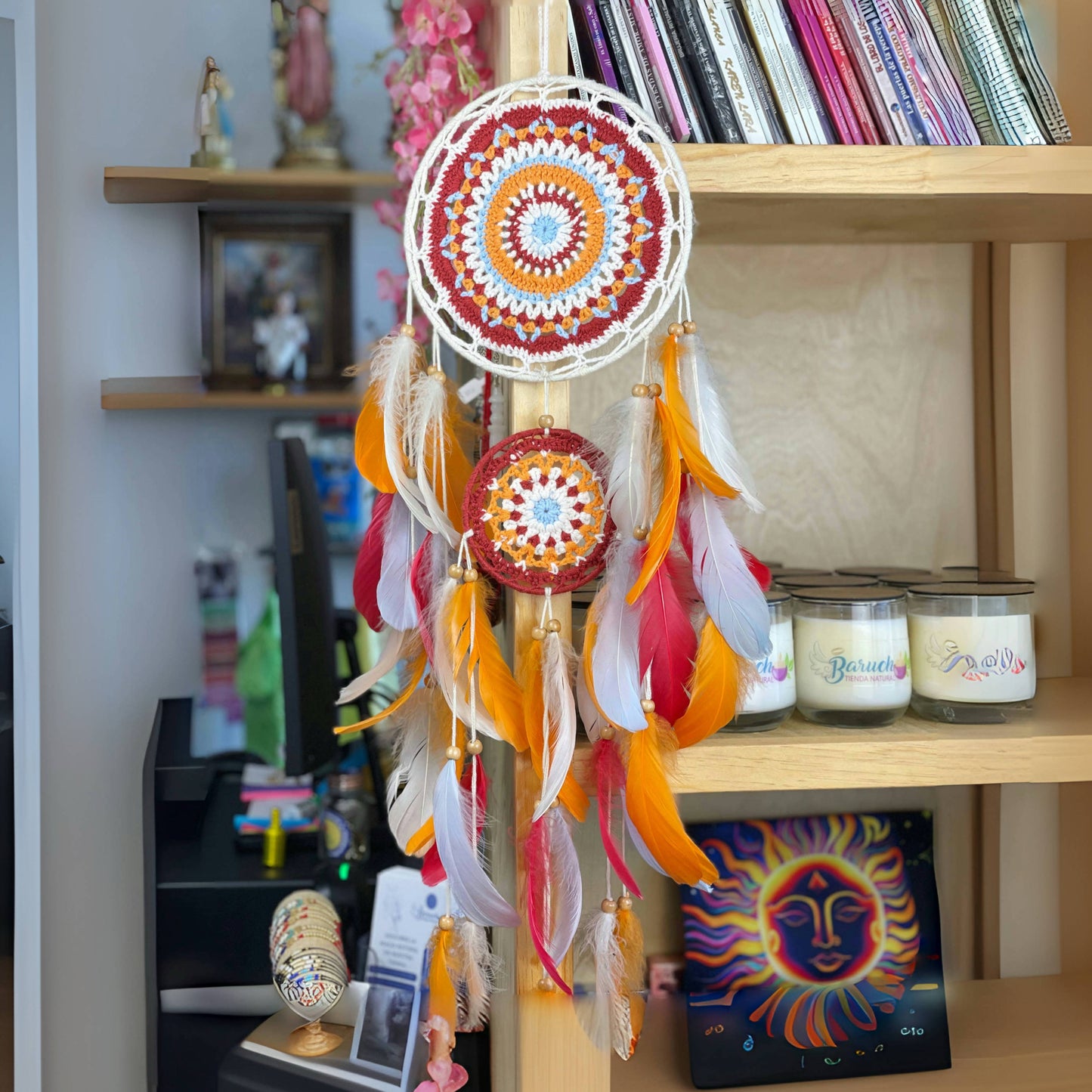 Atrapasueños con Plumas Naranja y Rojo