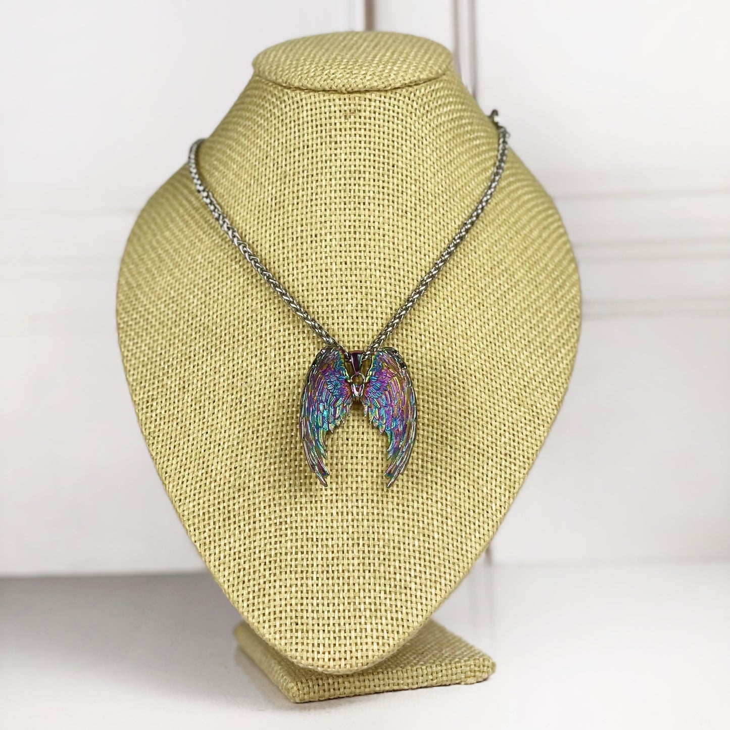 Collar de Alas de Angel Tornasol