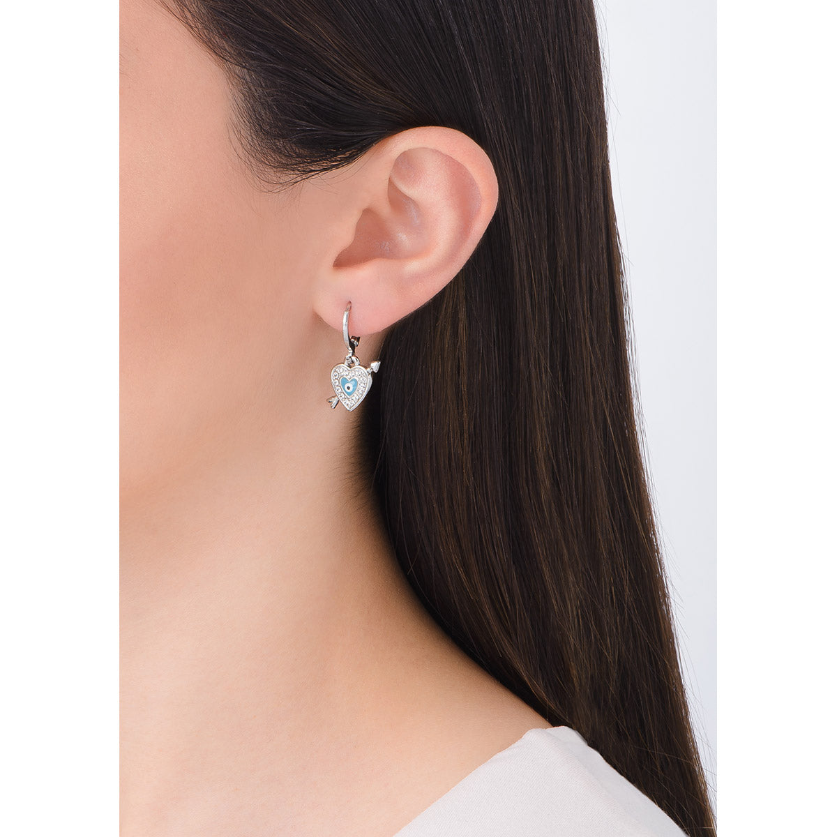 Aretes Corazón con Ojo Turco en Esmalte Azul y Baño de Platino NICE