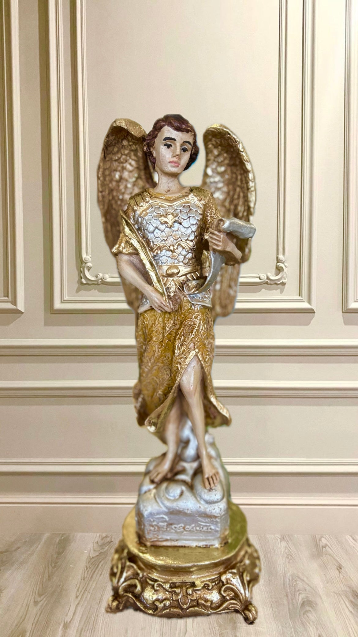 Figura del Arcángel Gabriel. 40cm
