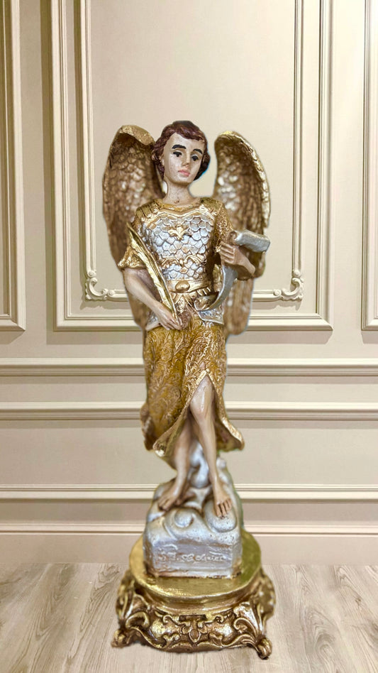 Figura del Arcángel Gabriel. 40cm