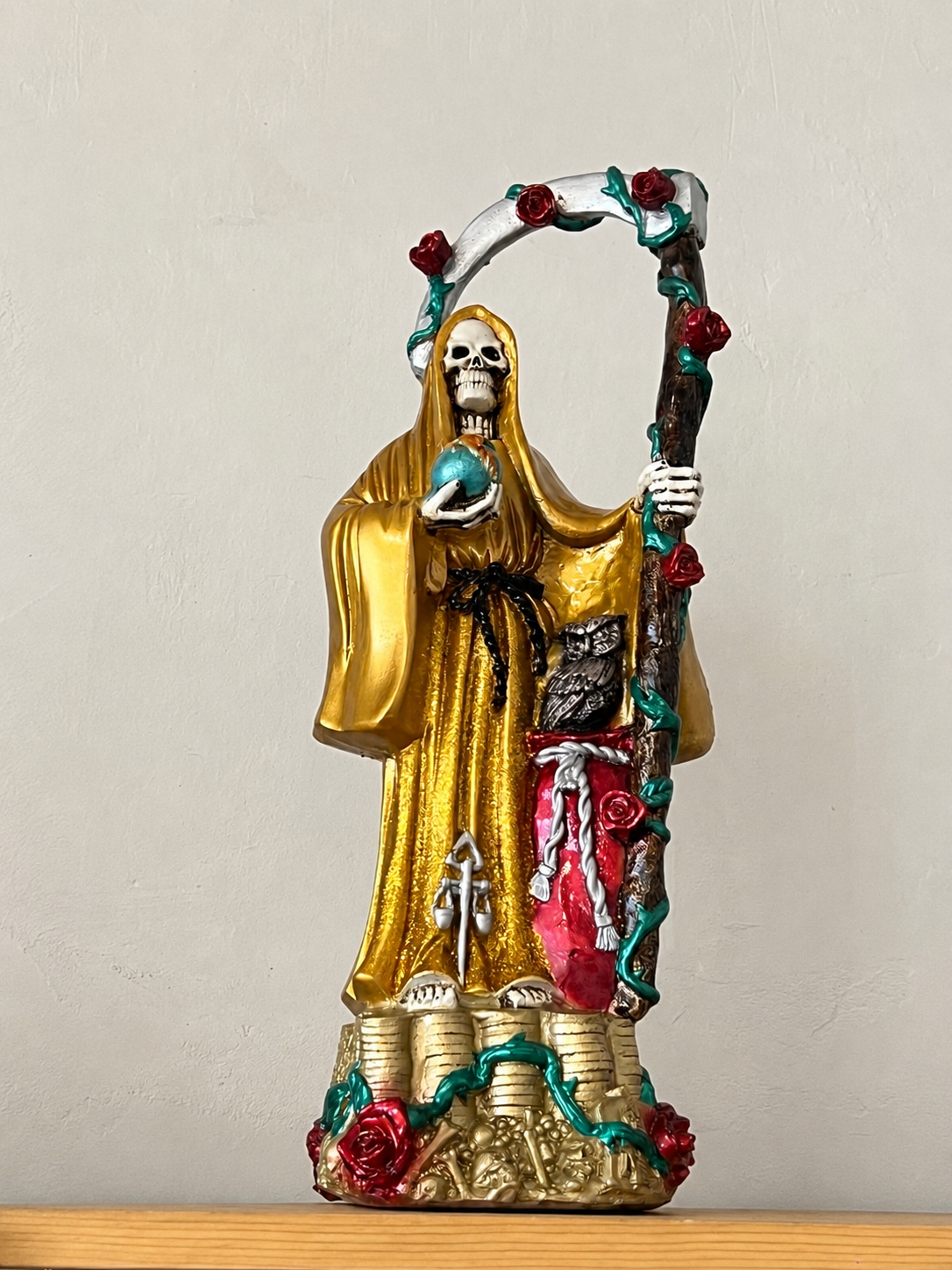 Santa Muerte Guadaña Rosas 40 cm