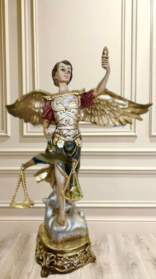 Figura del Arcángel Uriel. 40cm