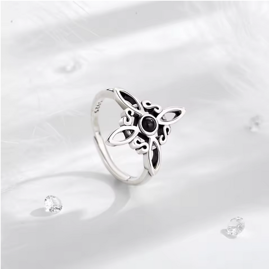 Anillo con Nudo de Bruja y Obsidiana EUDORA