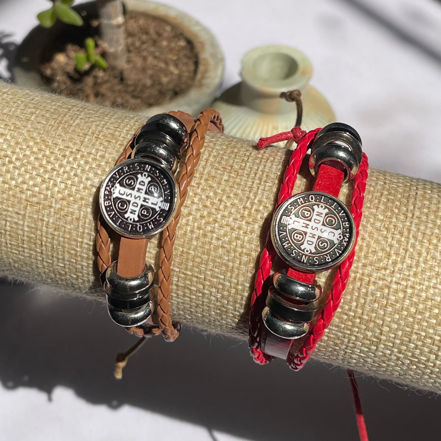Pulsera de Cuero de San Benito