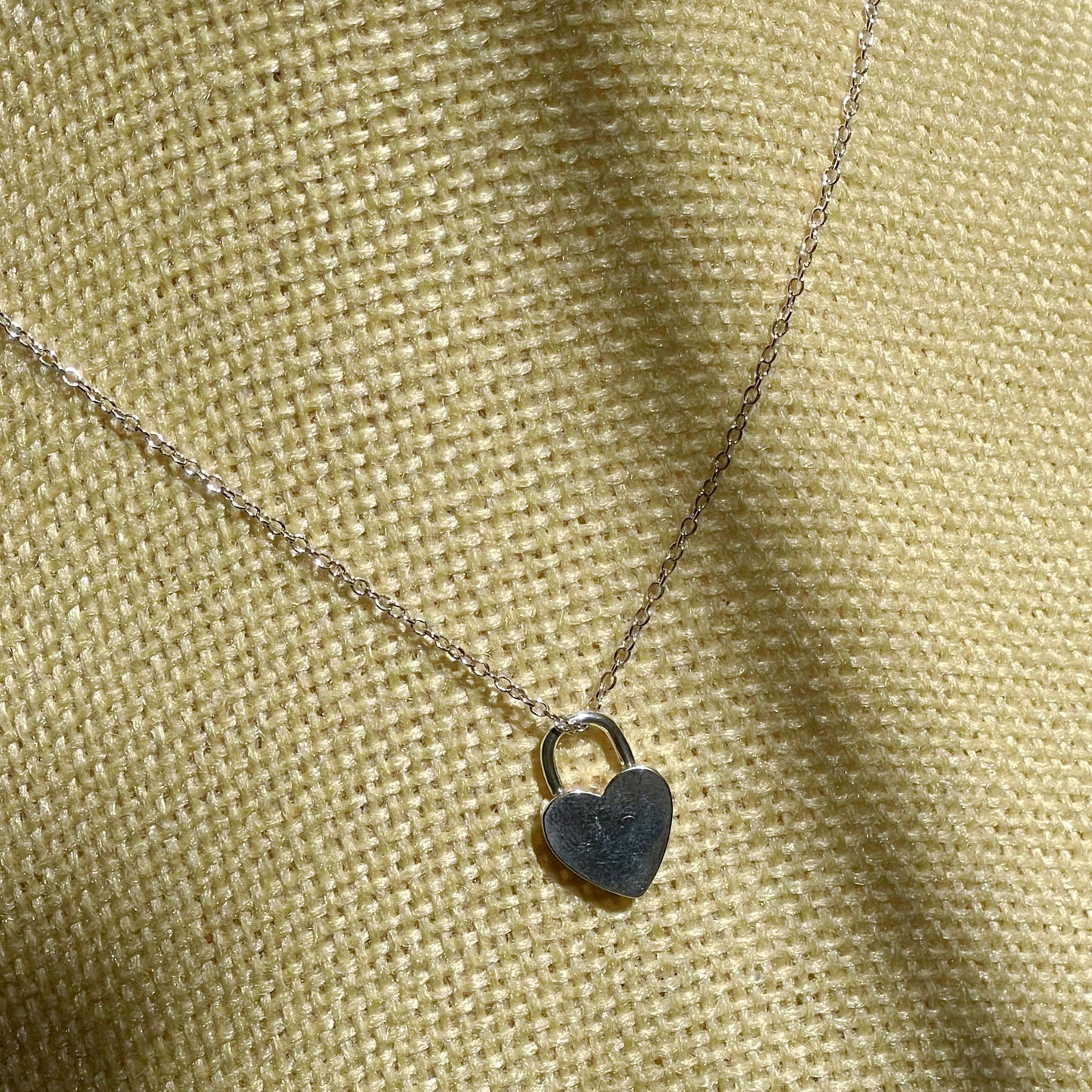 Collar Plata de Corazon Seguro