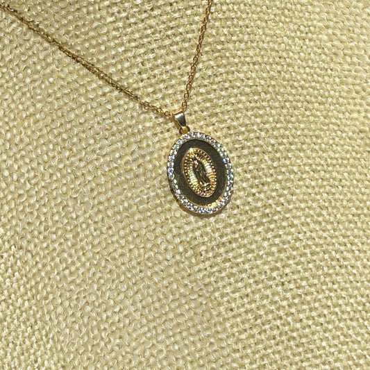 Collar de la Virgen Maria Ovalado con Zirconias
