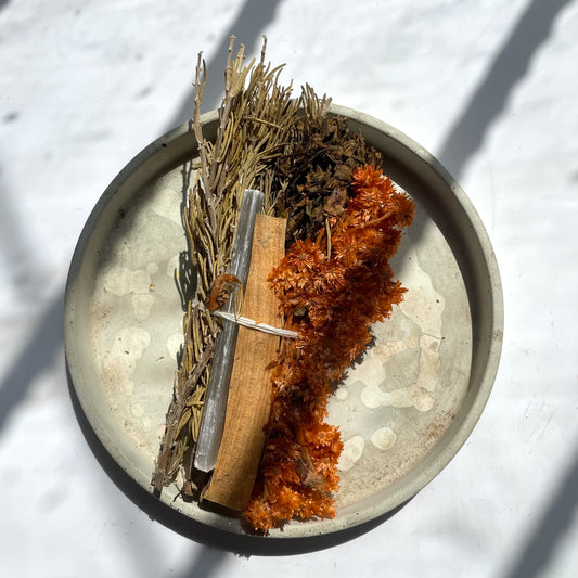 Sahumerio de Abundancia: Selenita, Palo santo y Romero