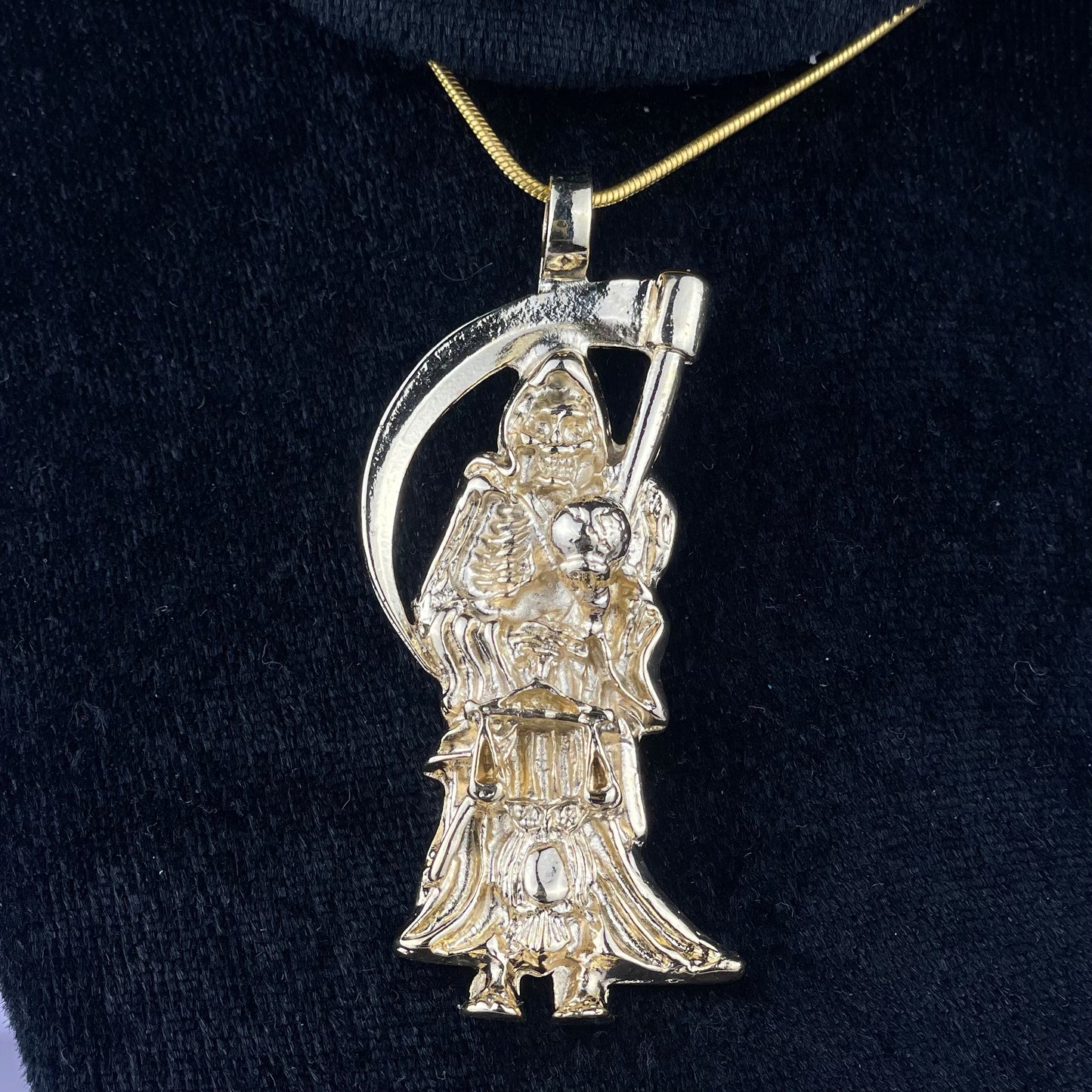 Dije de la Santa Muerte Dorado