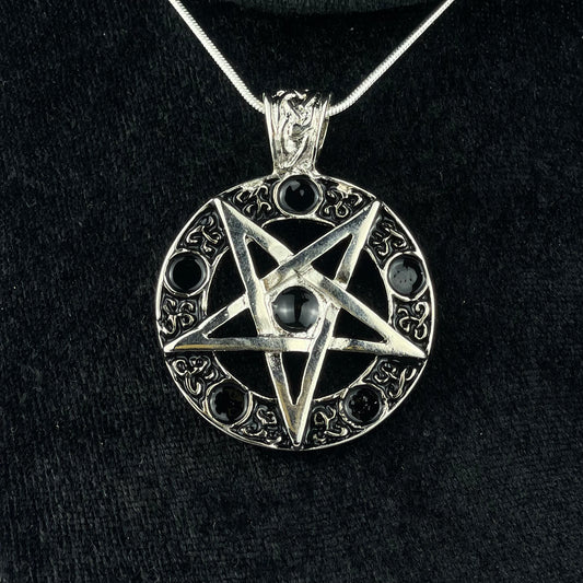 Dije de Pentagrama Invertido