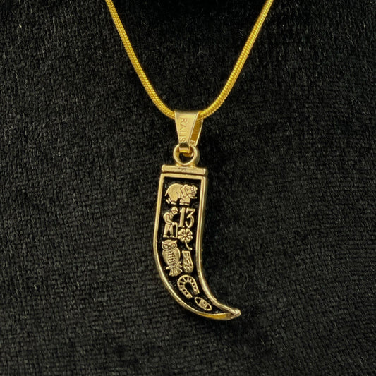 Dije del Colmillo de la Suerte