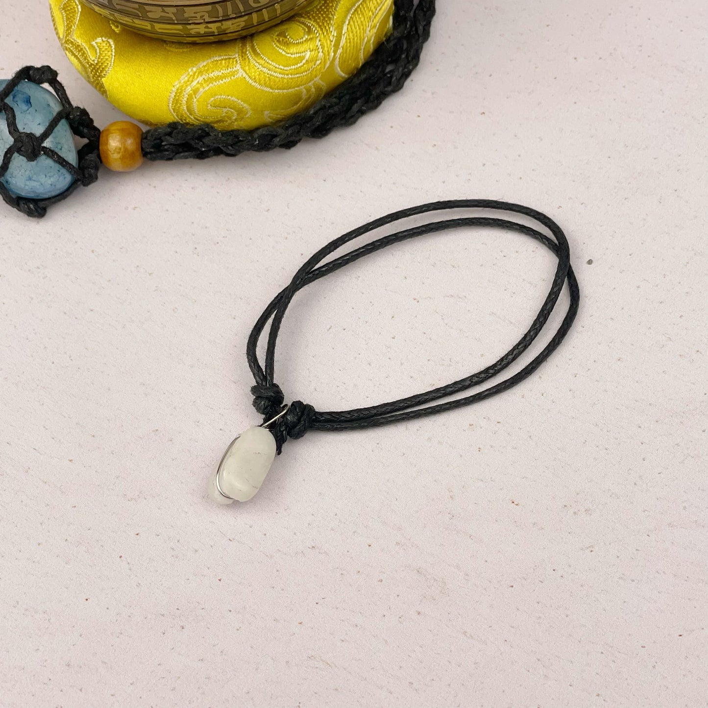 Pulseras de Hilo con Cuarzo (8 Tipos)
