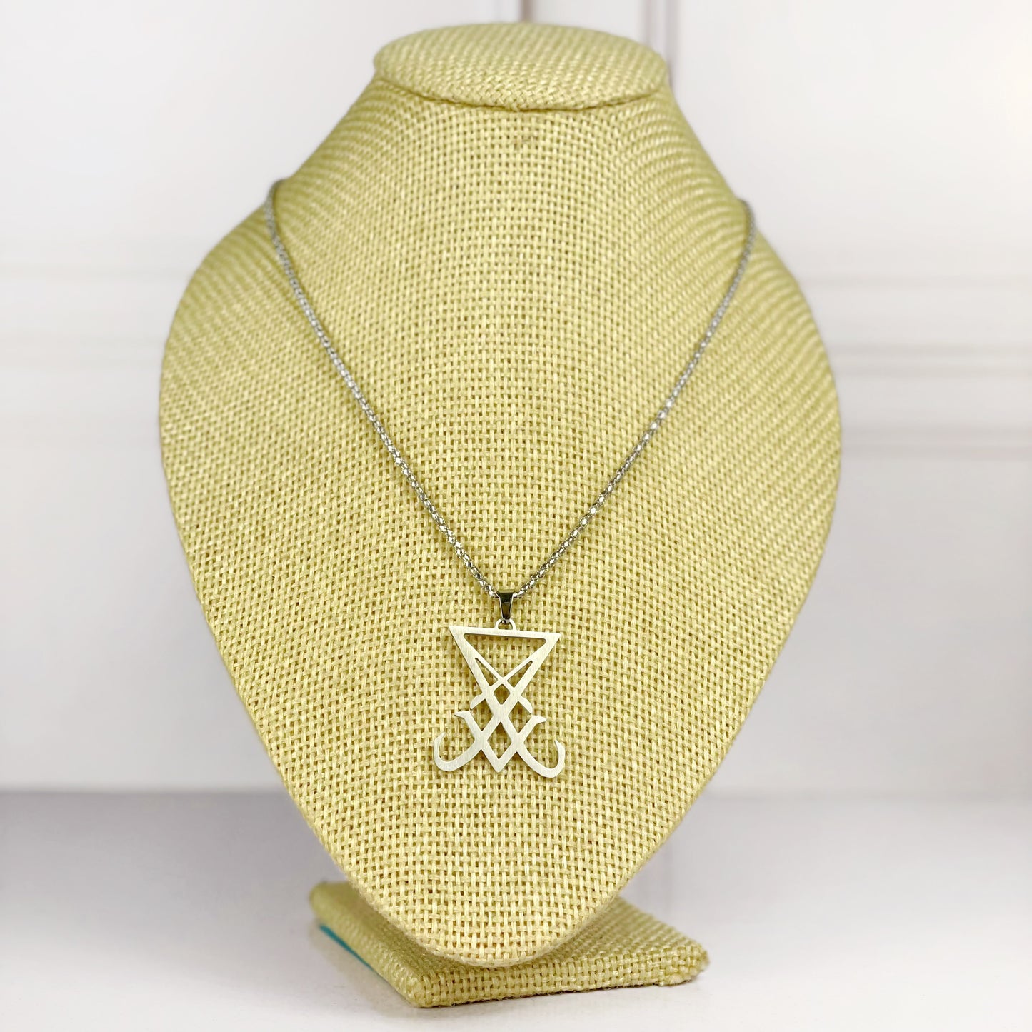 Collar de Sigilo de Lucifer Plateado